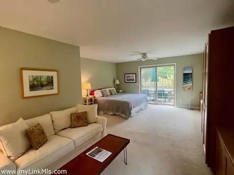 10 Trotters Lane West Tisbury MA 02575