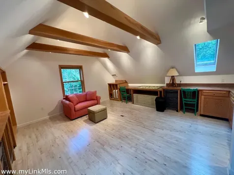 10 Trotters Lane West Tisbury MA 02575