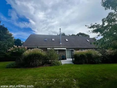 10 Trotters Lane West Tisbury MA 02575
