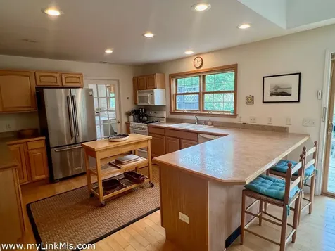 10 Trotters Lane West Tisbury MA 02575