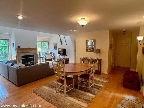 10 Trotters Lane West Tisbury MA 02575