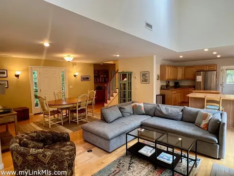 10 Trotters Lane West Tisbury MA 02575