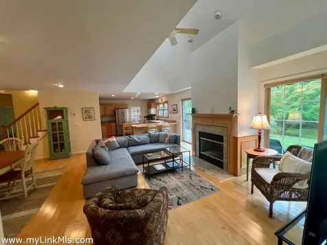 10 Trotters Lane West Tisbury MA 02575