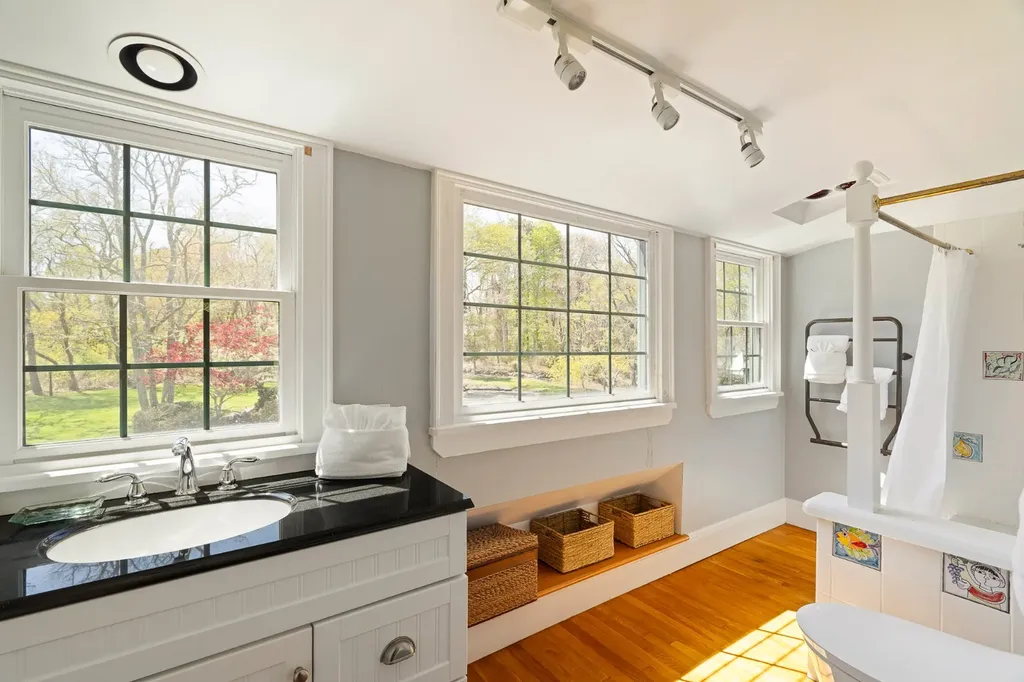 15 Tamarack Lane Oak Bluffs MA 02557