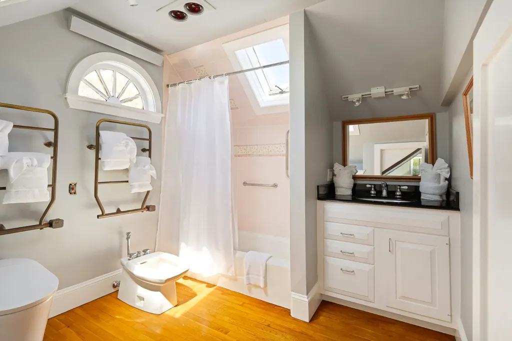 15 Tamarack Lane Oak Bluffs MA 02557