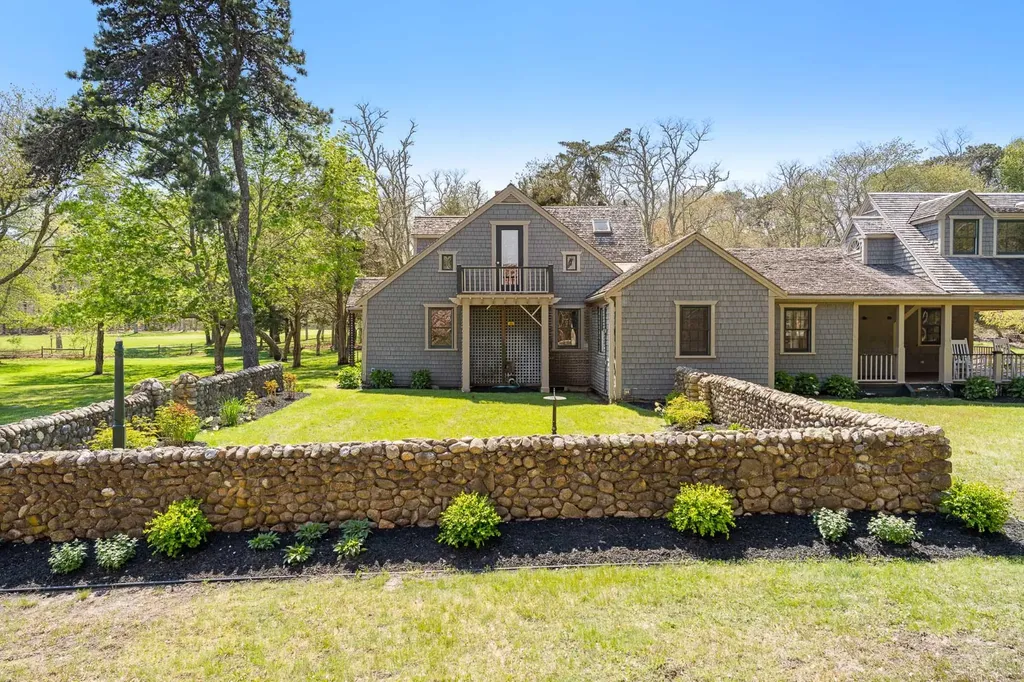 15 Tamarack Lane Oak Bluffs MA 02557