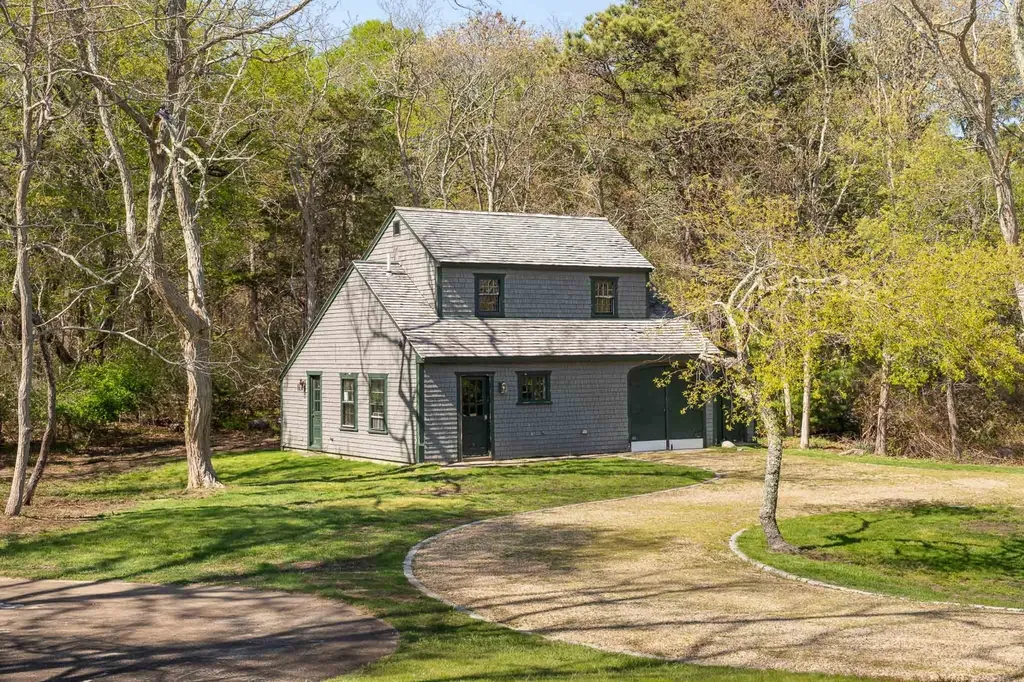 15 Tamarack Lane Oak Bluffs MA 02557