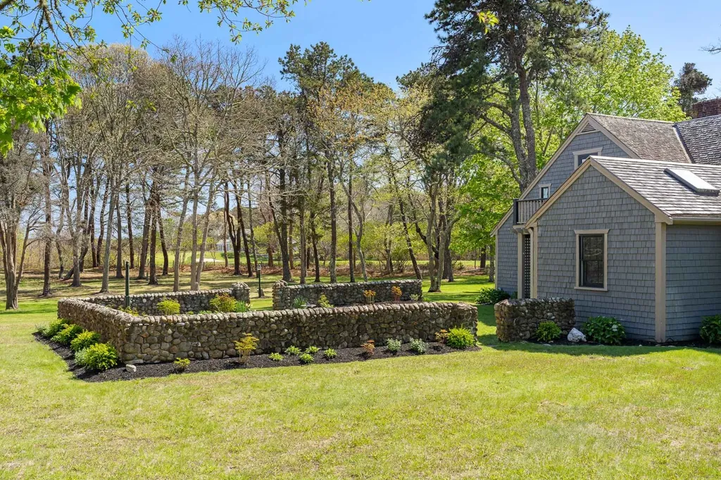 15 Tamarack Lane Oak Bluffs MA 02557