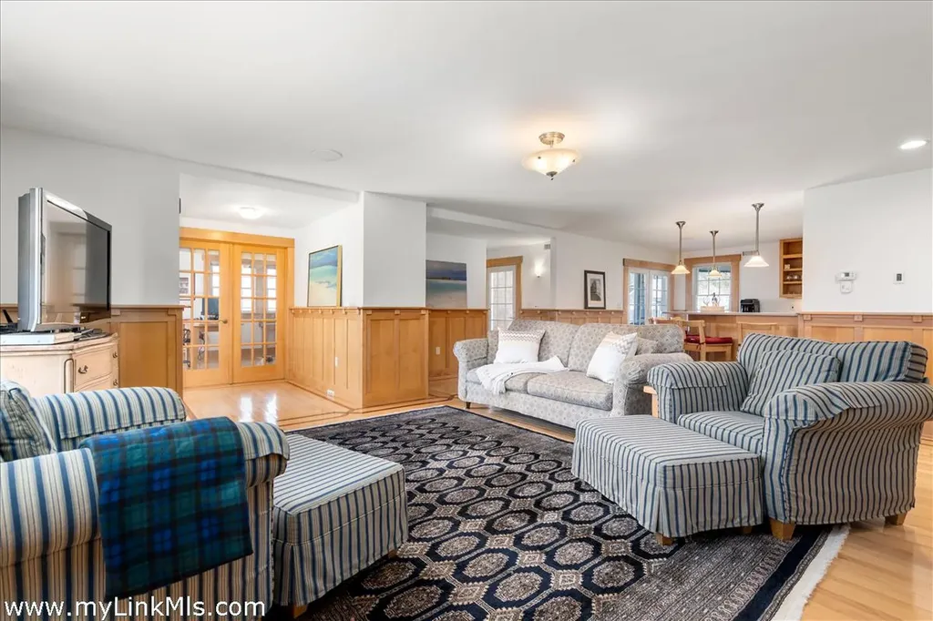 62 North Summer Street Edgartown MA 02539