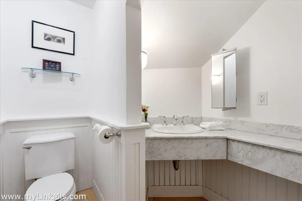 62 North Summer Street Edgartown MA 02539