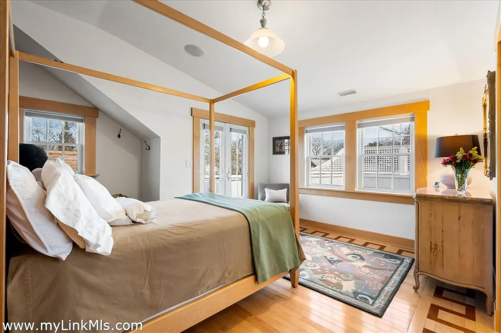 62 North Summer Street Edgartown MA 02539