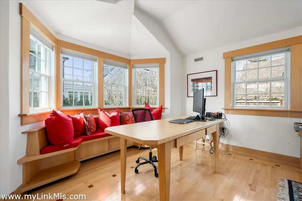 62 North Summer Street Edgartown MA 02539