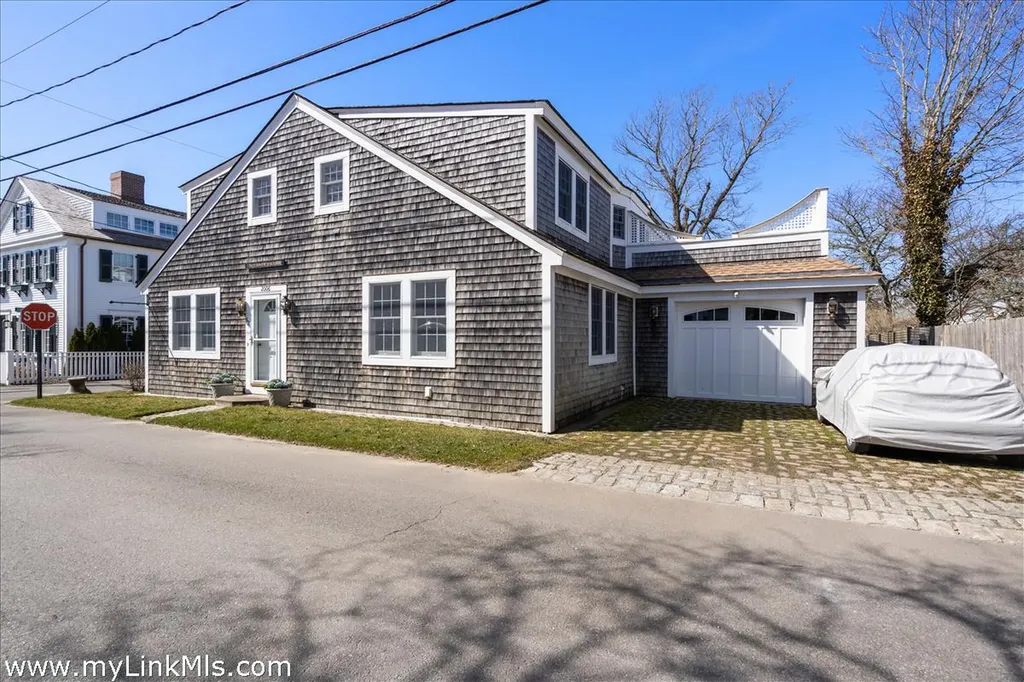62 North Summer Street Edgartown MA 02539