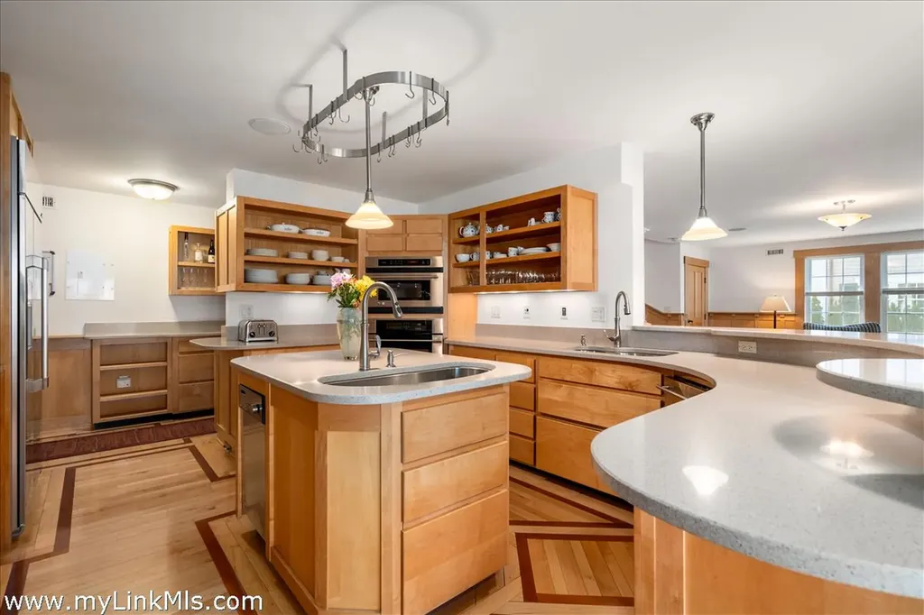 62 North Summer Street Edgartown MA 02539