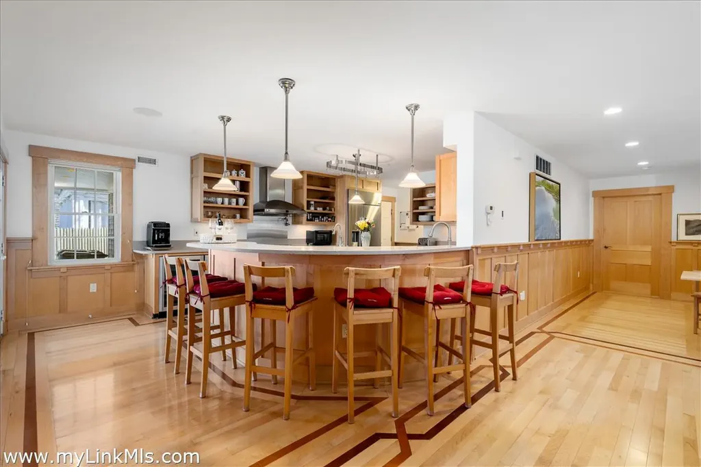 62 North Summer Street Edgartown MA 02539
