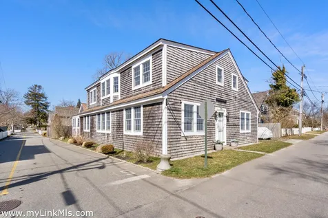62 North Summer Street Edgartown MA 02539