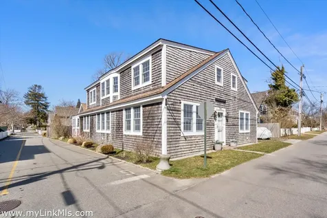 62 North Summer Street Edgartown MA 02539
