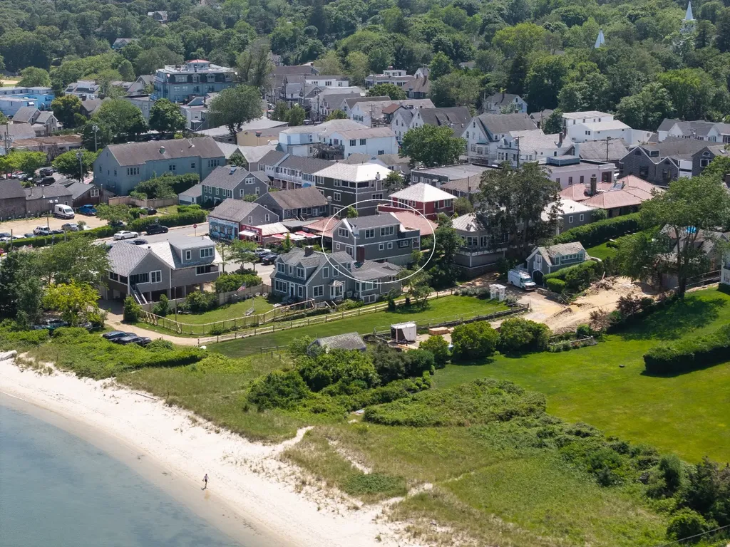 26 Union Court Vineyard Haven MA 02568