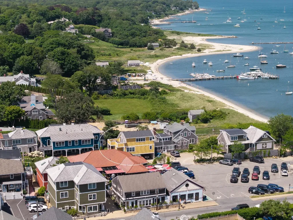 26 Union Court Vineyard Haven MA 02568