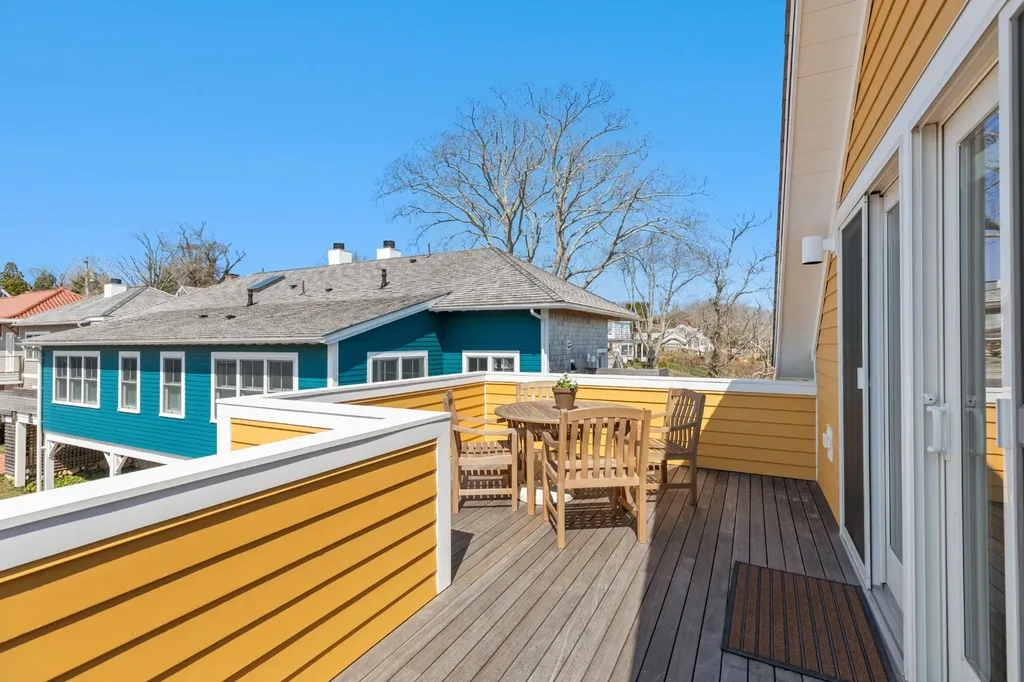 26 Union Court Vineyard Haven MA 02568