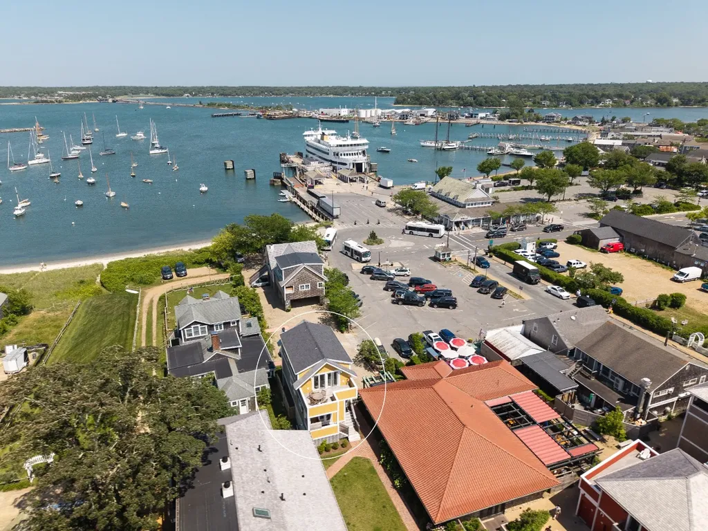 26 Union Court Vineyard Haven MA 02568