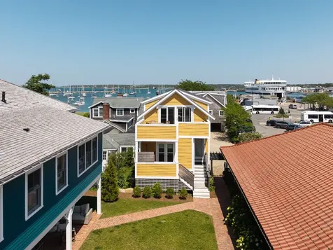 26 Union Court Vineyard Haven MA 02568