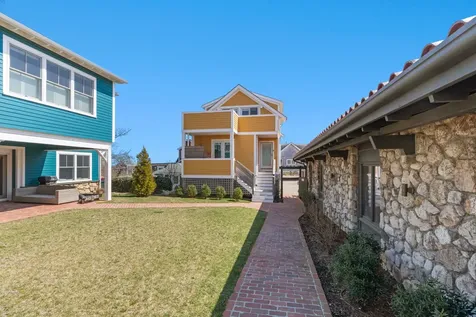 26 Union Court Vineyard Haven MA 02568