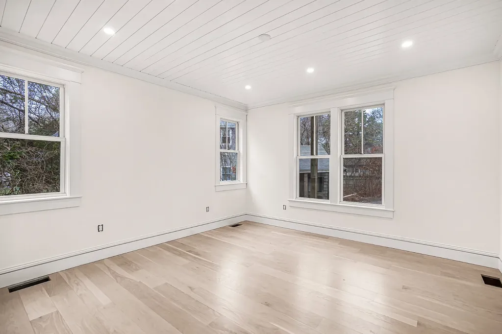 9 Suttons Way Edgartown MA 02539