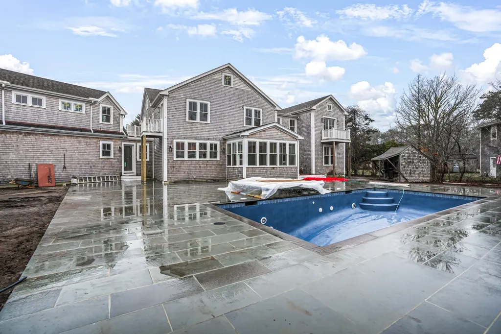 9 Suttons Way Edgartown MA 02539