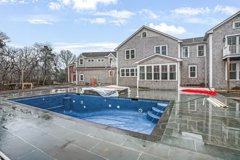 9 Suttons Way Edgartown MA 02539