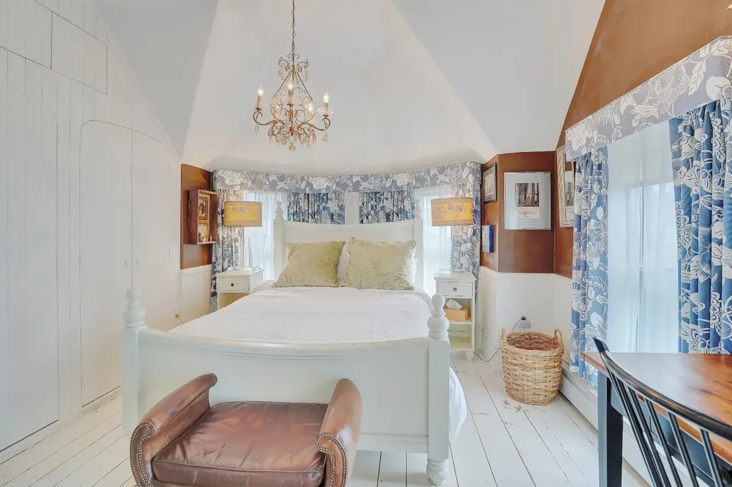 25 Pennacook Avenue Oak Bluffs MA 02557