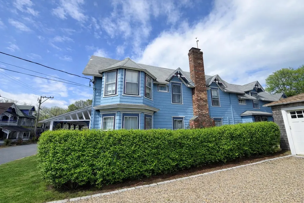 25 Pennacook Avenue Oak Bluffs MA 02557