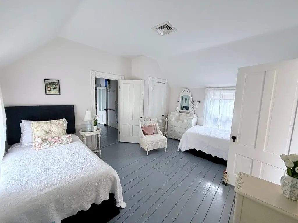 25 Pennacook Avenue Oak Bluffs MA 02557