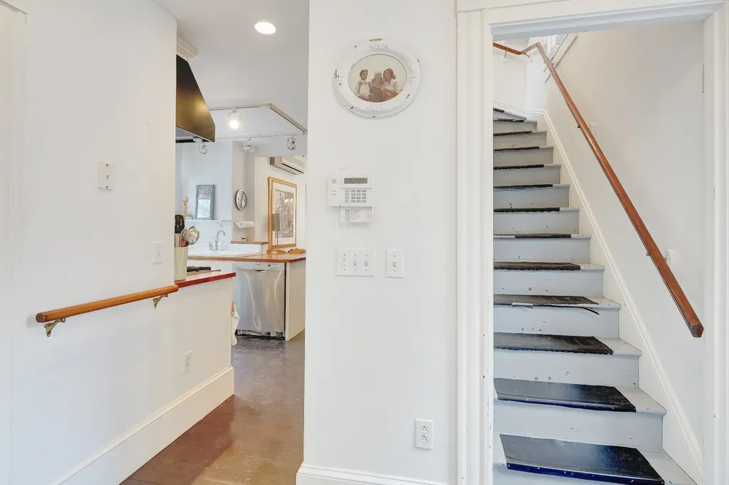 25 Pennacook Avenue Oak Bluffs MA 02557