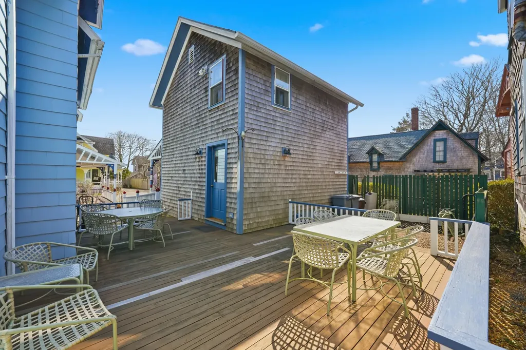 25 Pennacook Avenue Oak Bluffs MA 02557
