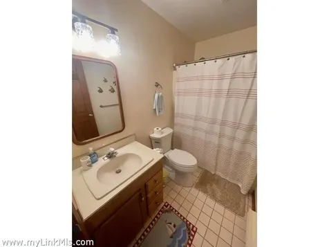 12 Lobsterville Road Aquinnah MA 02535