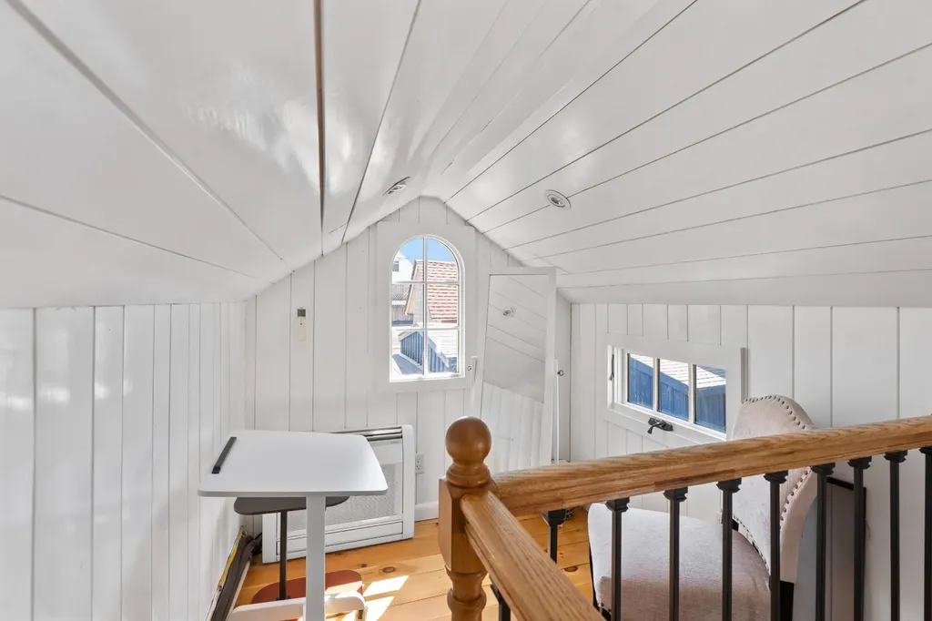 1 Pease Avenue Oak Bluffs MA 02557
