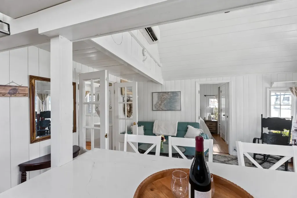 1 Pease Avenue Oak Bluffs MA 02557