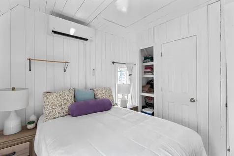 1 Pease Avenue Oak Bluffs MA 02557