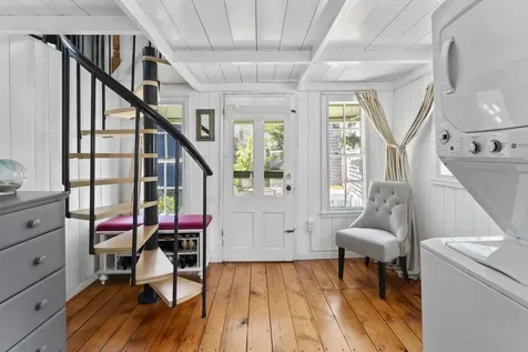 1 Pease Avenue Oak Bluffs MA 02557