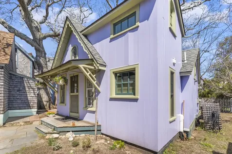 1 Pease Avenue Oak Bluffs MA 02557