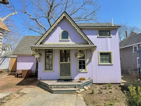 1 Pease Avenue Oak Bluffs MA 02557