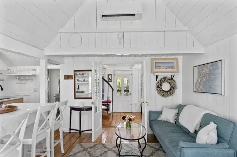 1 Pease Avenue Oak Bluffs MA 02557