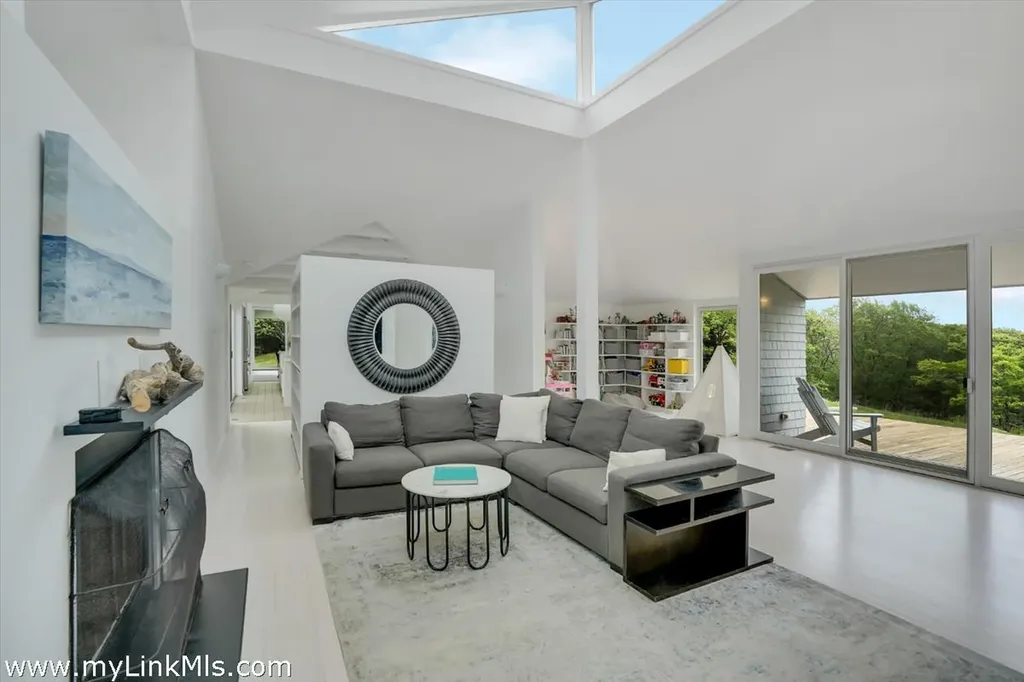 44 Cencelle Chilmark MA 02535