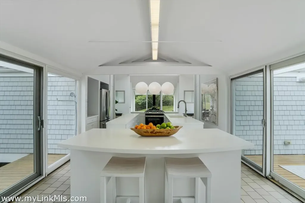 44 Cencelle Chilmark MA 02535
