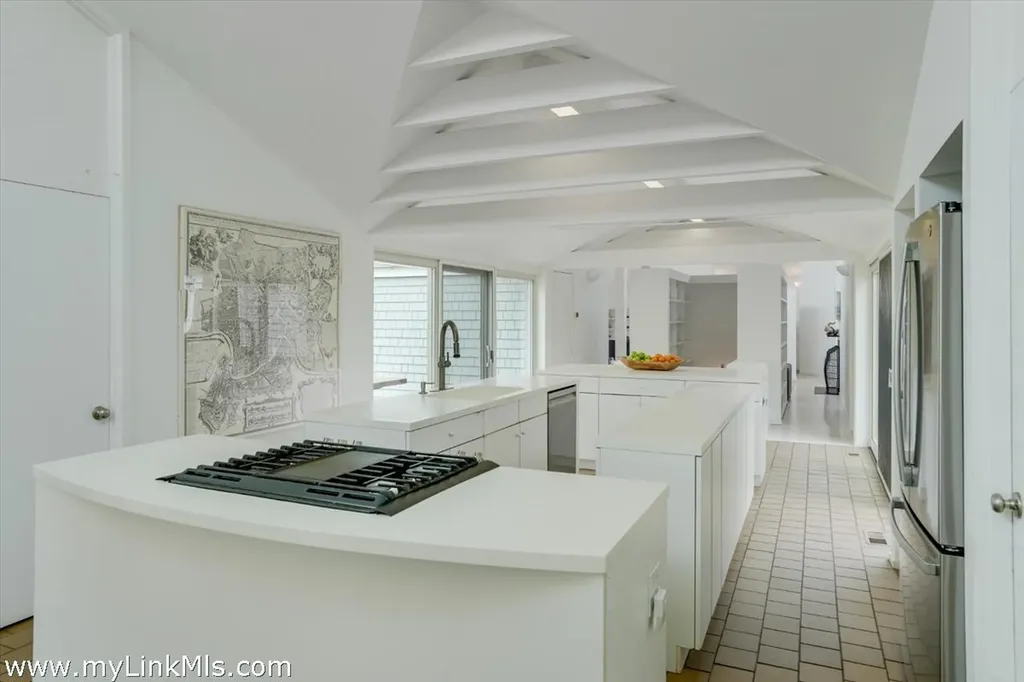 44 Cencelle Chilmark MA 02535