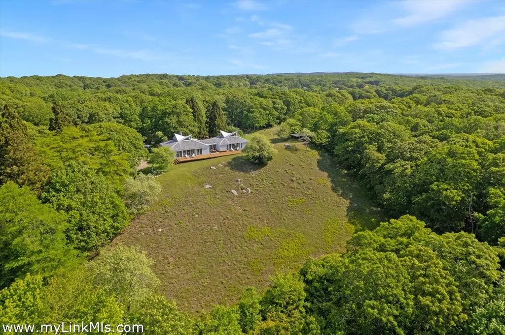 44 Cencelle Chilmark MA 02535