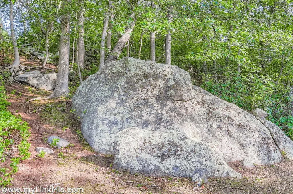44 Cencelle Chilmark MA 02535