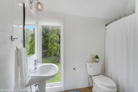 44 Cencelle Chilmark MA 02535