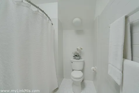 44 Cencelle Chilmark MA 02535